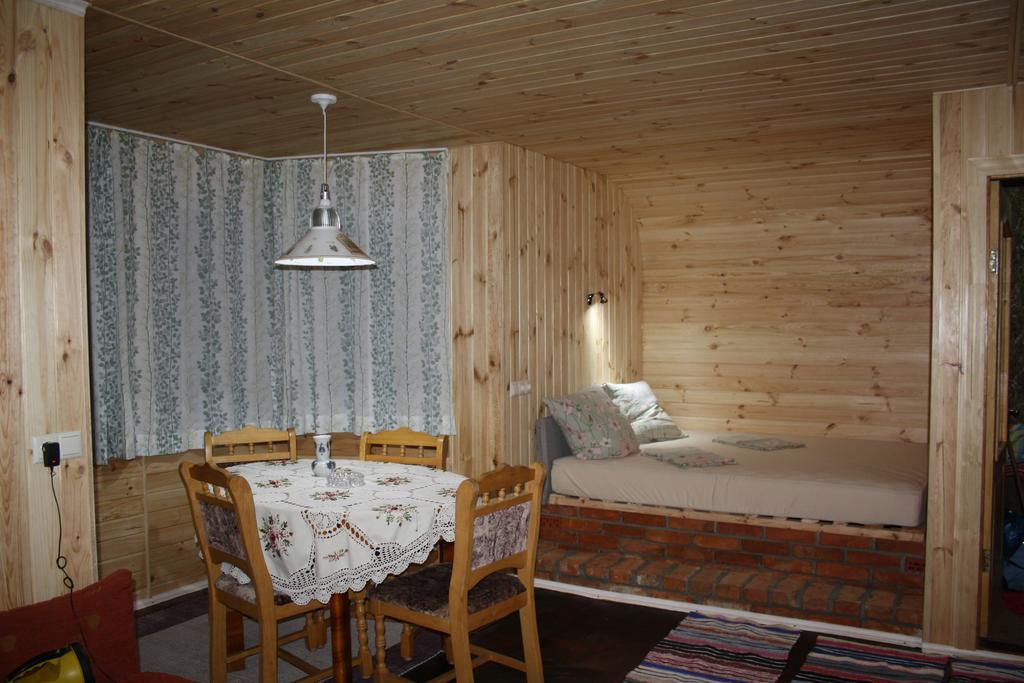 Country house під гострою Zhdeniievo