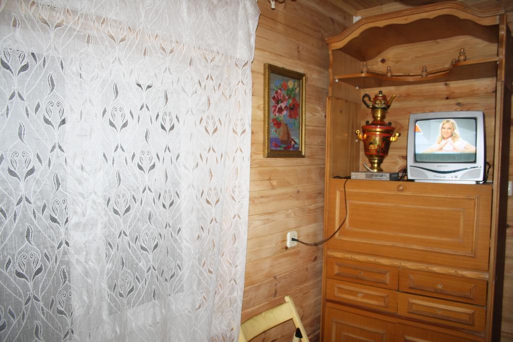 під гострою Country house