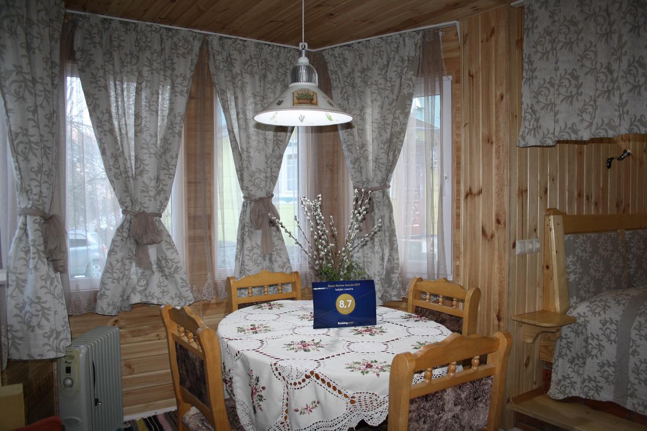 Country house під гострою Zhdeniievo